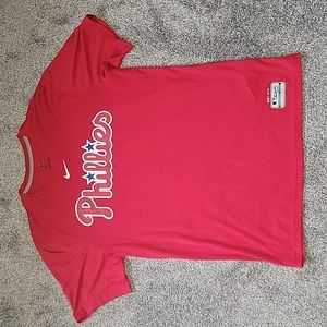 Men's Nike size M Phillies shirt